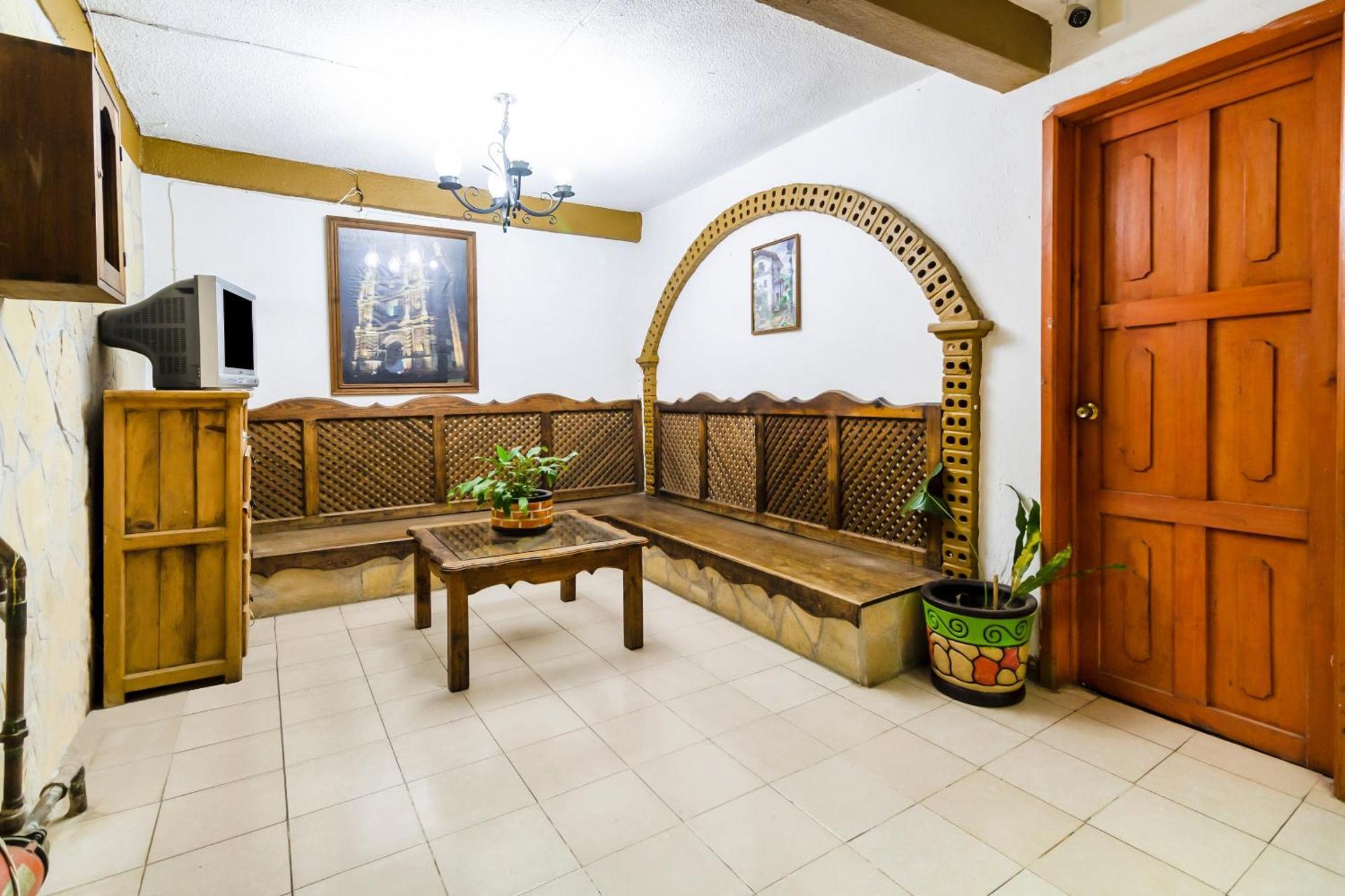 Oyo Hotel La Luna, Templo De Santo Domingo De Guzman San Cristóbal de Las Casas 外观 照片