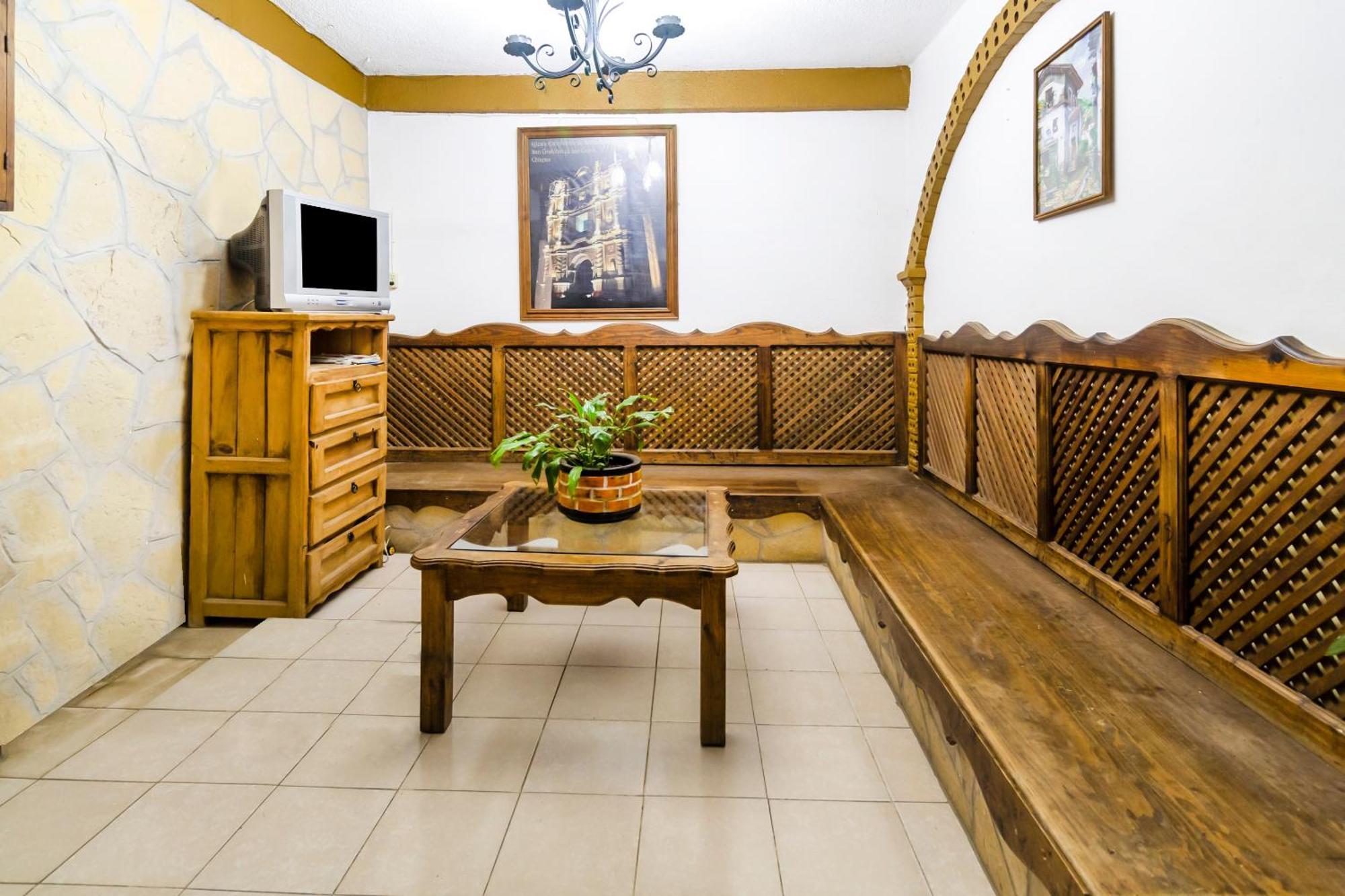 Oyo Hotel La Luna, Templo De Santo Domingo De Guzman San Cristóbal de Las Casas 外观 照片